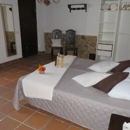 Rustic House In Gualta. *