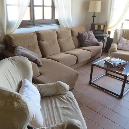 Rustic House In Gualta. 펜션 *